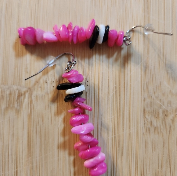 Hand Crafted Pink Beaded Necklace, Bracelet, and Earrings Set White Black Accent - Picture 4 of 11